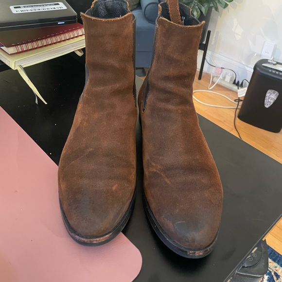Thursday *Duchess* Chelsea boots - Picture 3 of 10